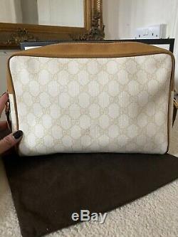 100% AUTHENTIC Gucci Vintage 80s Ivory Tan Accessory Collection GG Crossbody Bag
