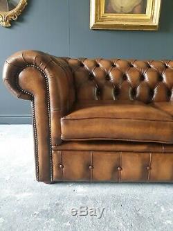 107. Superb Ex Display Tan Leather Chesterfield 2 Seater Sofa Vintage