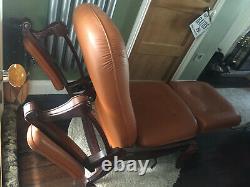 A Beautiful Vintage'EVERSTYL' Tan Leather Reclining Chair