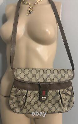 Authentic Gucci Sherry Vintage PVC/ Leather GG logo shoulder bag COA