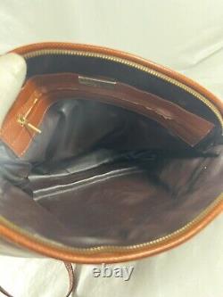 BOTTEGA VENETA Vintage Authentic Tan Leather Shoulder Bag Made in Italy