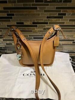 COACH Vintage Janice Legacy Crossbody Bag Purse 9950 Camel Nickel