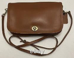 COACH Vintage Penny Pocket Purse 9755 British Tan Leather Crossbody Shoulder Bag