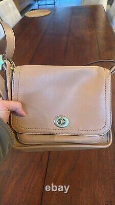 Clean Vintage COACH RAMBLER LEGACY Tan Leather Crossbody Shoulder Bag
