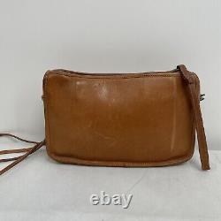 Coach Vintage 499-8121 Tan Leather Purse Crossbody Bag