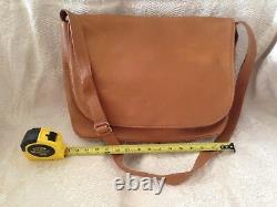 Coach messenger bag vintage leather tan mint condition fits laptop