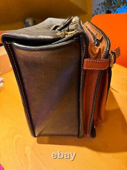 Pollini Vintage Italian Captain's Flight Bag in Black & Tan Leather Excellent