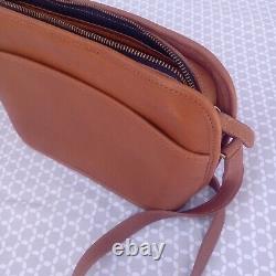 VINTAGE Coach British Tan Geniune Leather Made in USA No. 0911-321 Pockets Zip