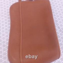 VINTAGE Coach British Tan Geniune Leather Made in USA No. 0911-321 Pockets Zip