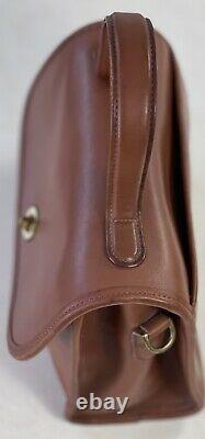 Vintage Coach 9977 Manor British Tan Leather Satchel Handbag Purse Strap Charm