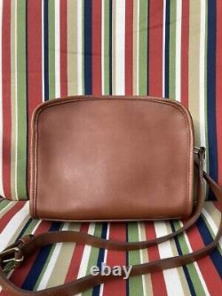 Vintage Coach Metropolis 9087 Brown British Tan Leather Crossbody Bag
