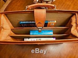 Vintage S. American Tan Saddle Leather Attorney-Doctor Briefcase / Messenger Bag