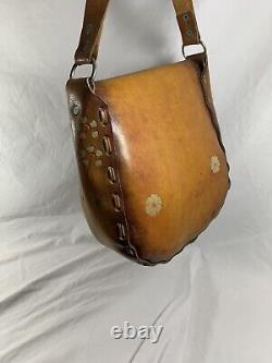 Vintage tan brown leather hand tooled semi structured shoulder bag with flowers